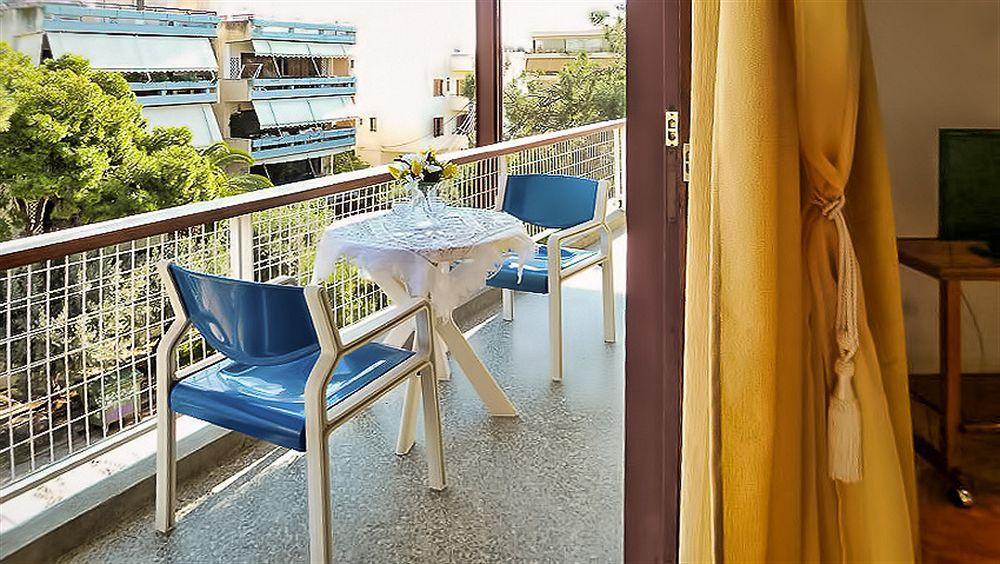 Zina Hotel Apartments Athén Kültér fotó